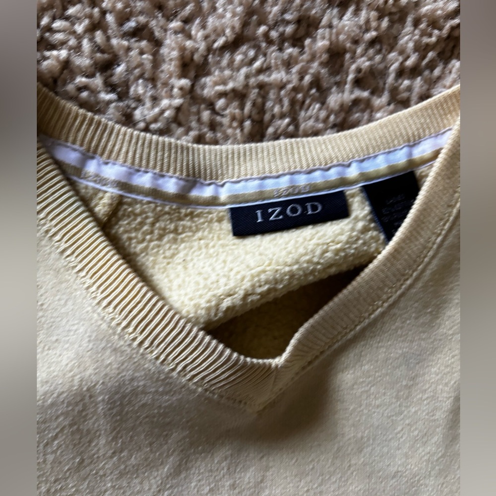 Izod Light Yellow V-Neck Pullover